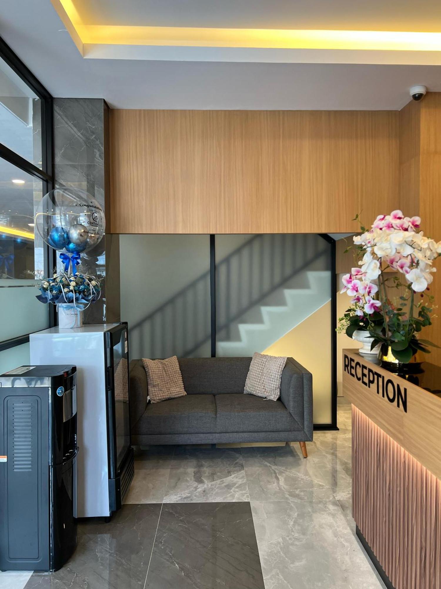 Central Residence Hotel